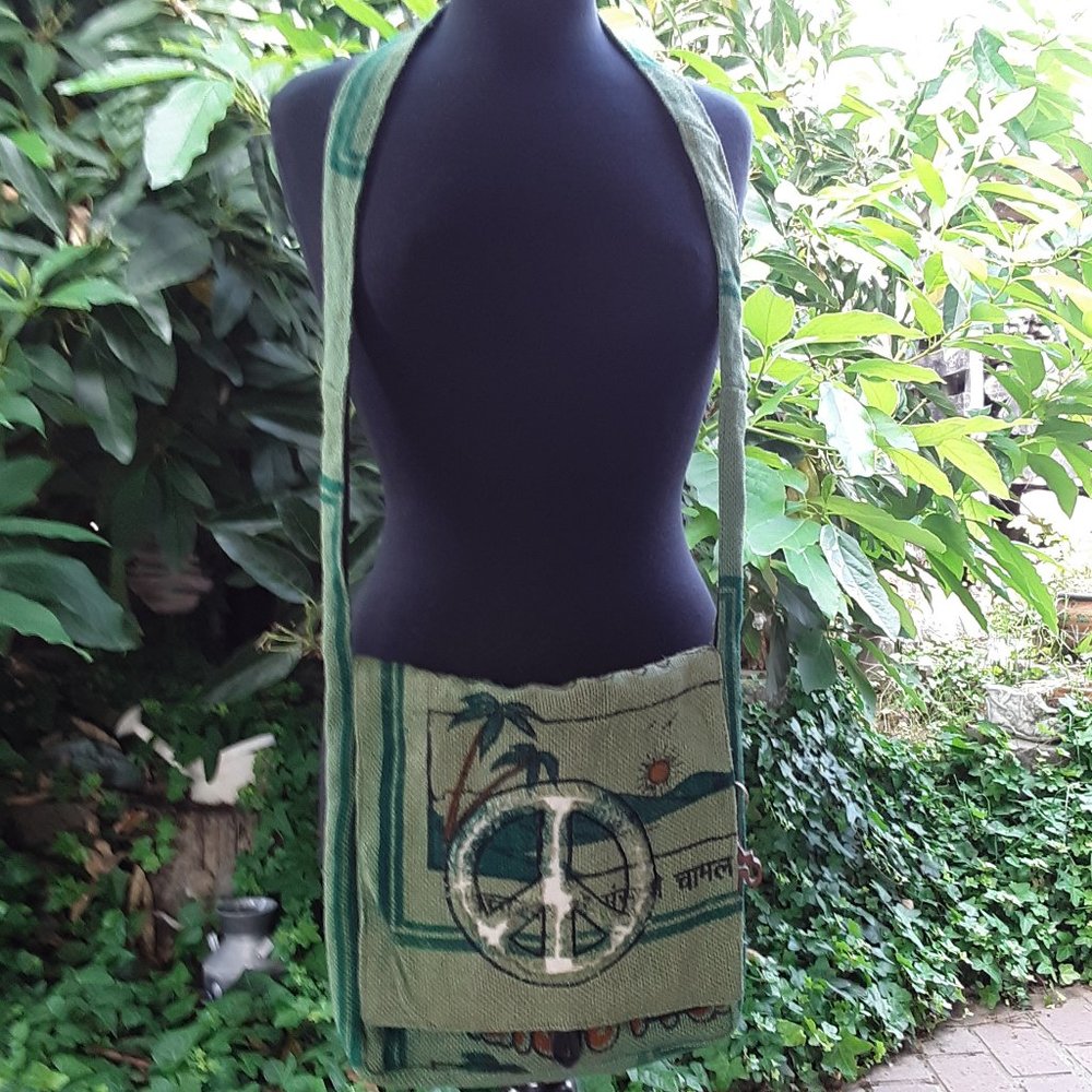 🥳 HOST PICK 🥳 Silly Yeti Peace Purse Crossbody Bag Green Jute OM Wood Keychain